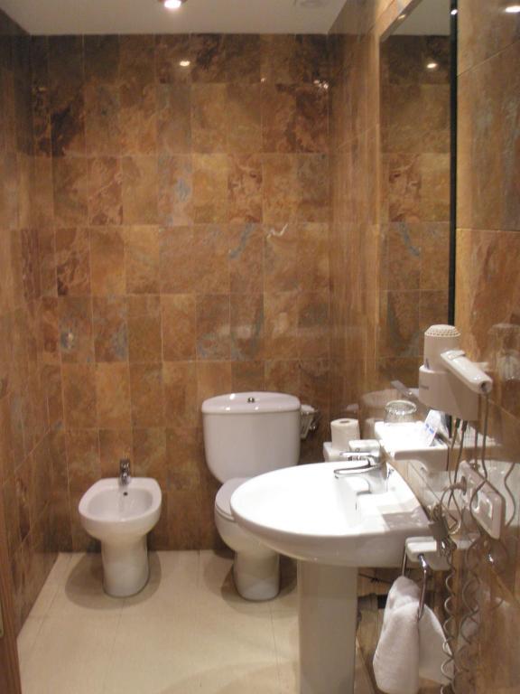 Hostal Mallorquines Riudarenes Bilik gambar